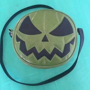 OFFERS Love pain and stitches bag